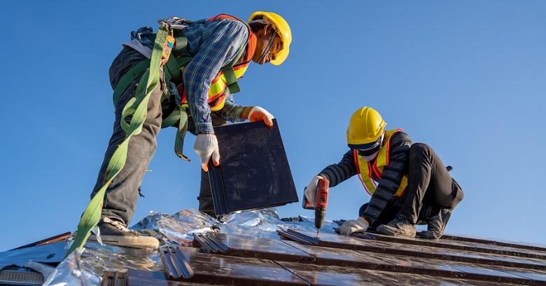 How Do I Find A Qualified Roofer To Fix My Roof?